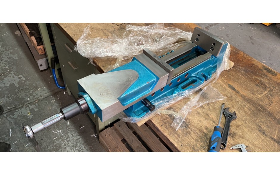 *** demo *** HH-150 mechanisch/ hydraulische MACHINEKLEM 150X300MM, zonder draaiplateau met optionele hoge spanbek 75mm