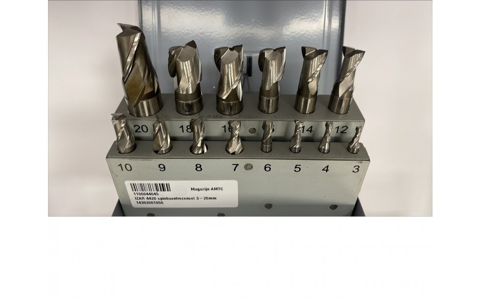 IZAR 4420 Spiebaanfreesset 3-20 MM HSS-Co Weldon Steel Case