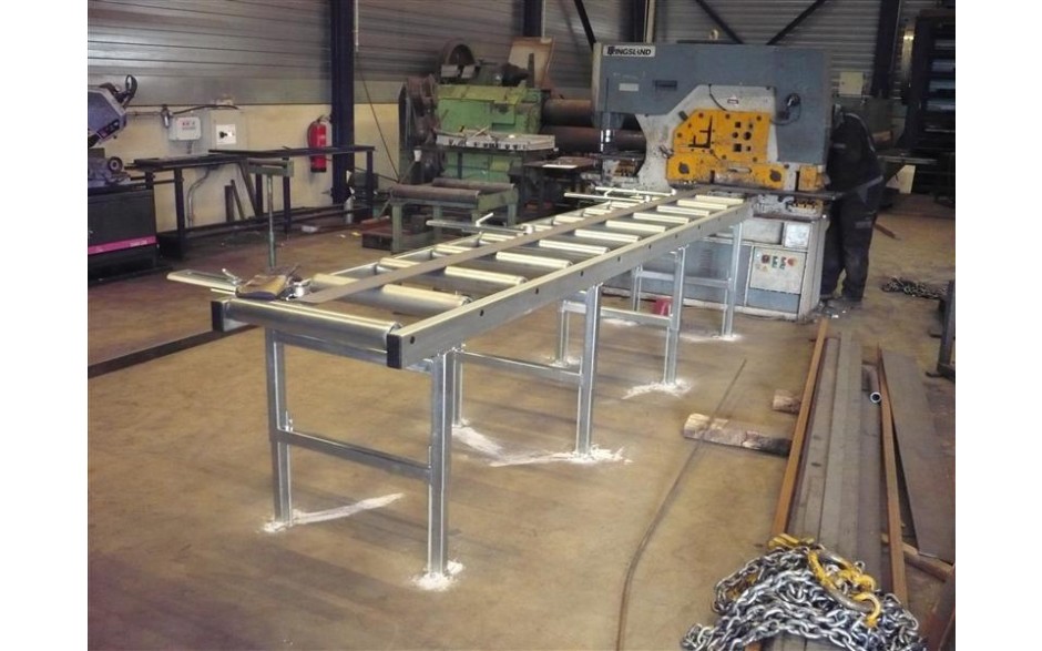 H2006/630 | ROLLENBAAN 2 METER (6 ROLLEN Ø88,9x6,3mm), TYPE H, ZWARE VERZINKT STALEN ROLLEN, HOOGTE  700-980mm, BREEDTE 630mm