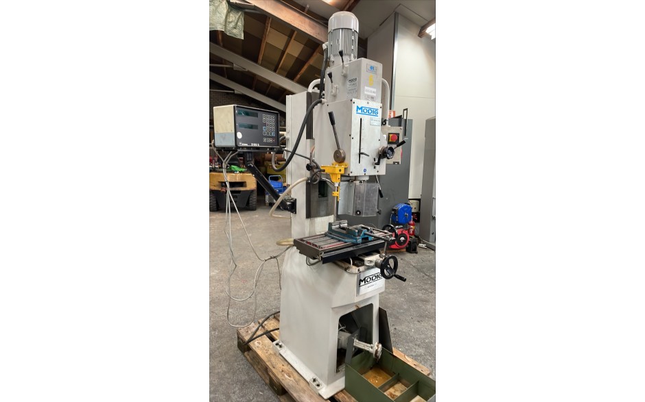 Gebruikte MODIG UBM-30 boorfreesmachine (OCC-23-069)
