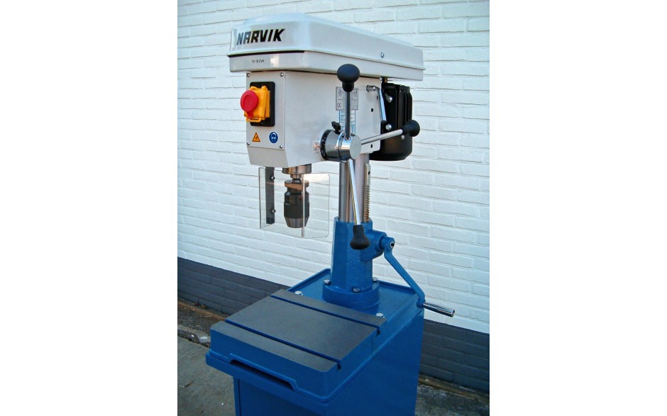 TB18-CVK | NARECO TAFELBOORMACHINE SNAARGEDREVEN 400V 